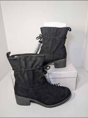 NEW IN BOX Billabong Monroe Women's Size 8 Black Faux Suede Ankle Boots Tassels